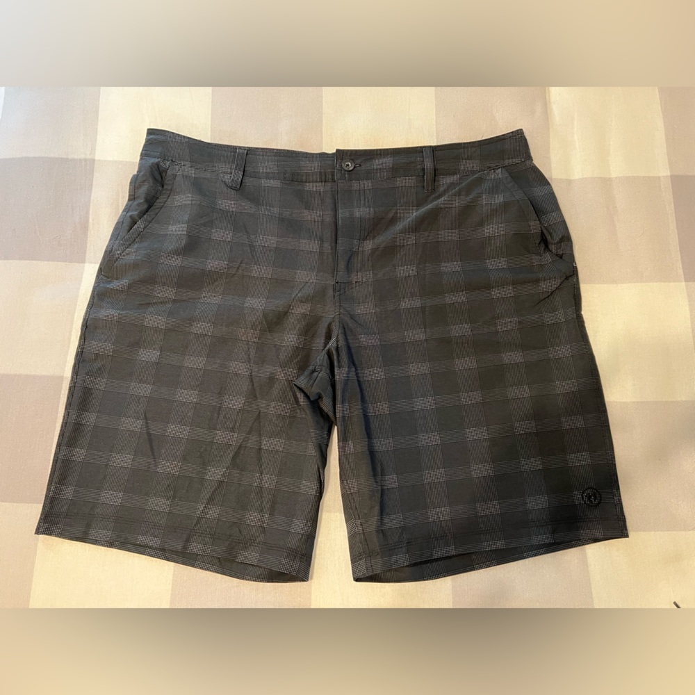 Men's Hang Ten golf shorts